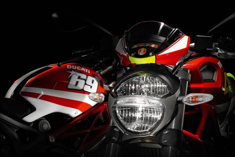 Monster-Art---GP11--Nicky-Hayden-&-GP11--Valentino-Rossi__001
