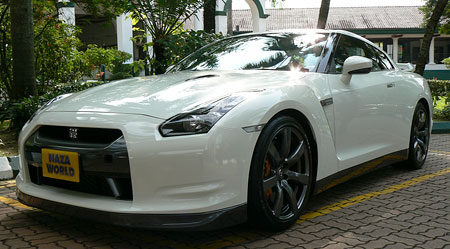 Naza_World_GT-R