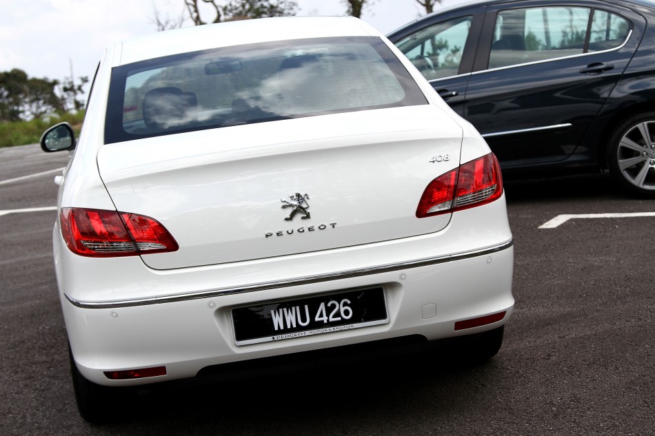 Peugeot408_006