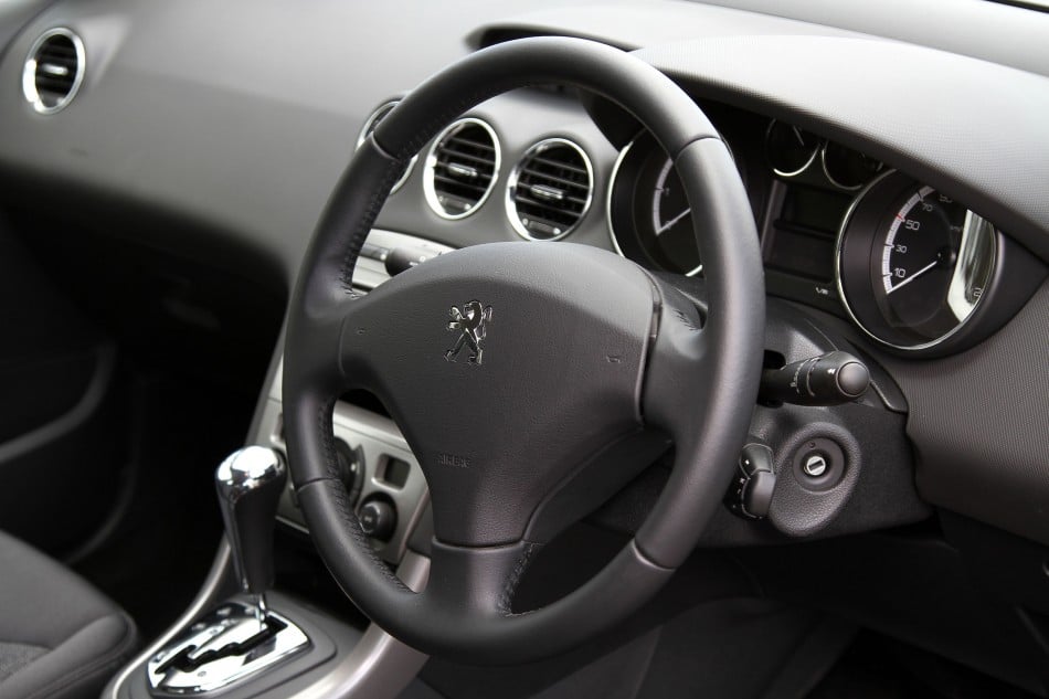 Peugeot408_018