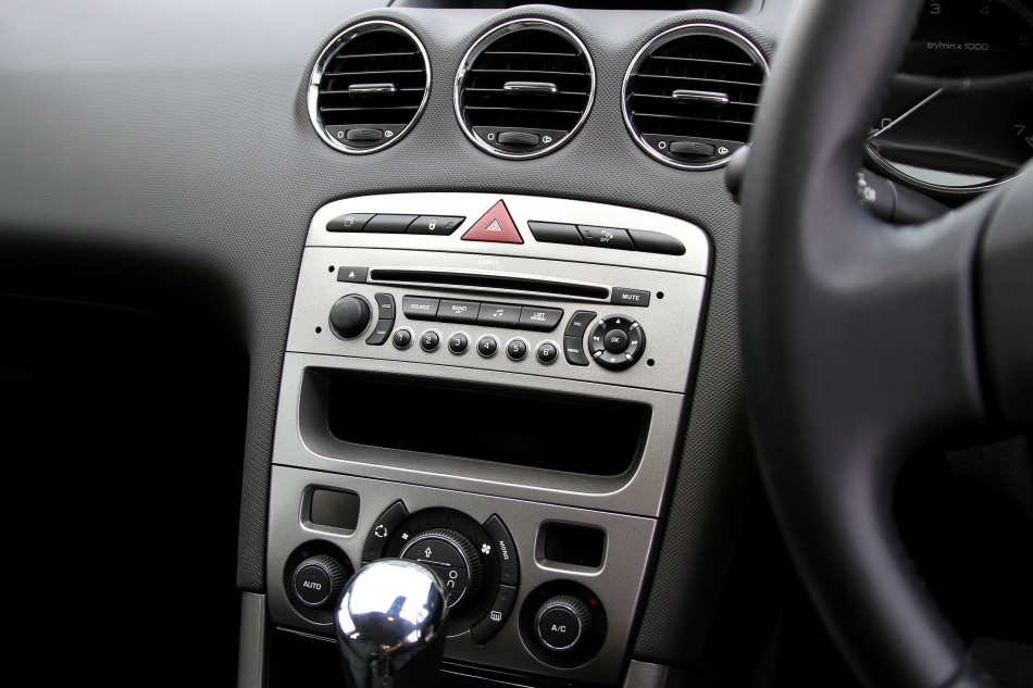 Peugeot408_021