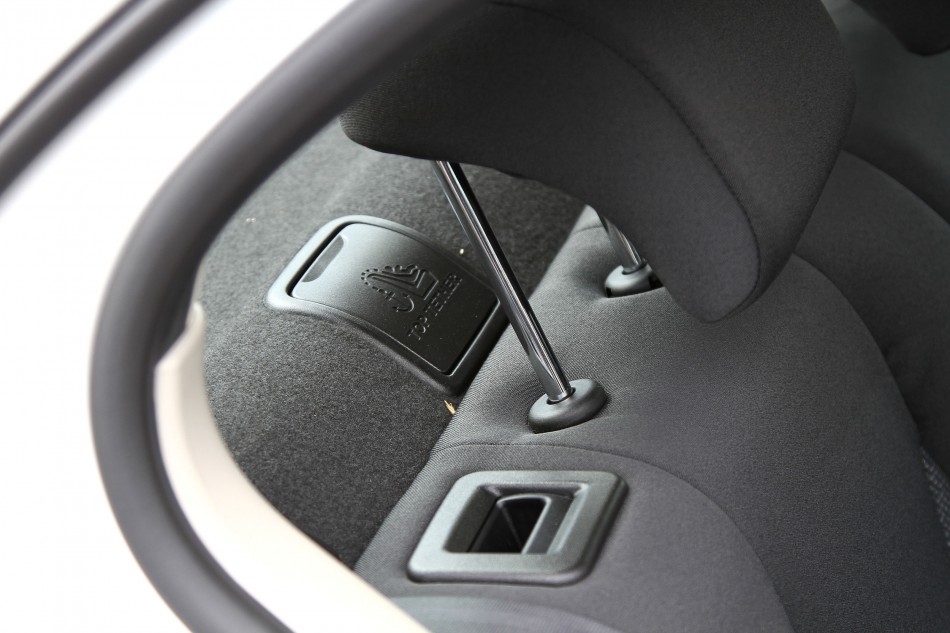 Peugeot408_030