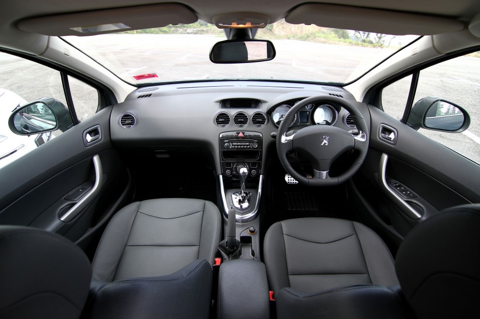 Peugeot408_043