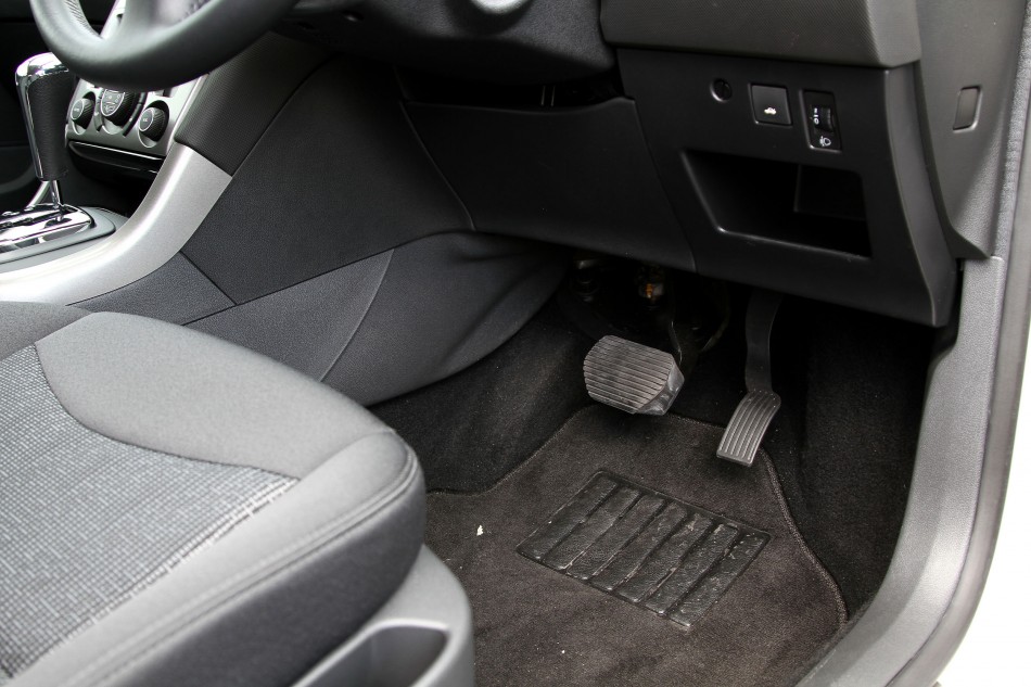 Peugeot408_050