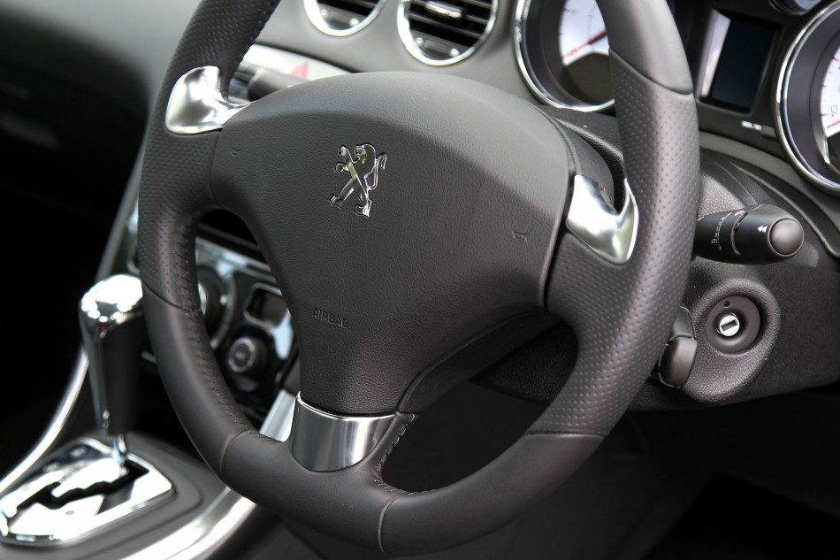 Peugeot408_057