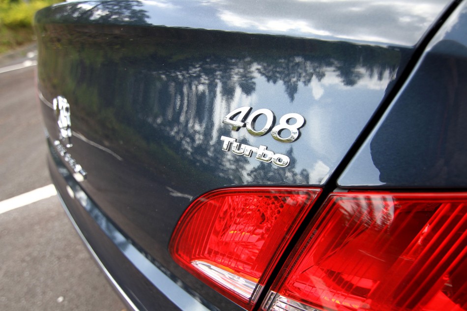 Peugeot408_064