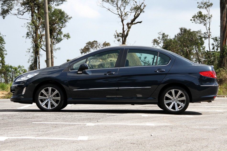 Peugeot408_066