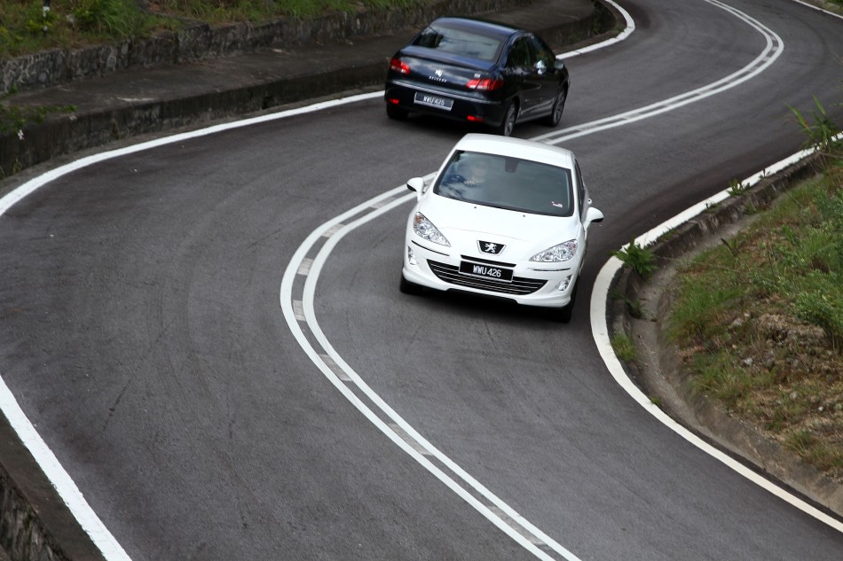 Peugeot408_085