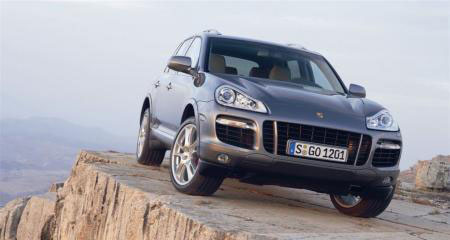 Porsche_Cayenne_Mountaintop