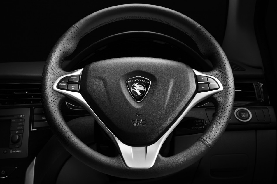Steering Audio Switch