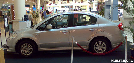 Suzuki_SX4_Sedan_The_Curve_3