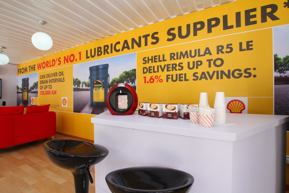 The Shell Rimula Hardworking Truck will treat truck drivers with free coffee, cold drinks and hot snacks at designated rest stops
