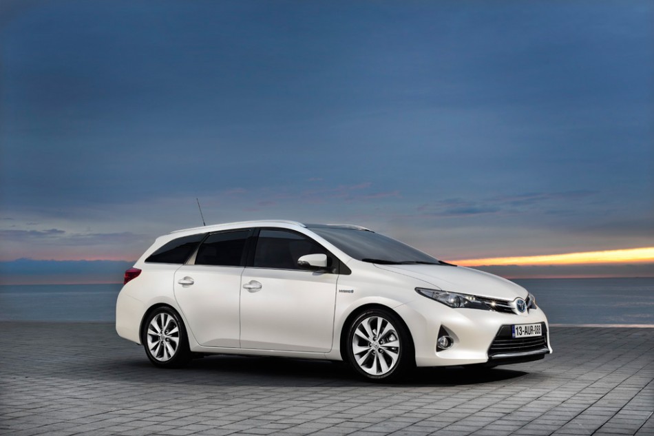 ToyotaAurisTouring_1