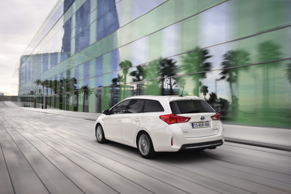 ToyotaAurisTouring_2