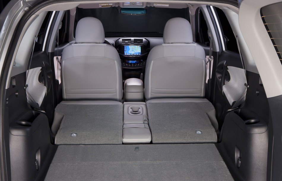 Toyota_RAV4_EV_023