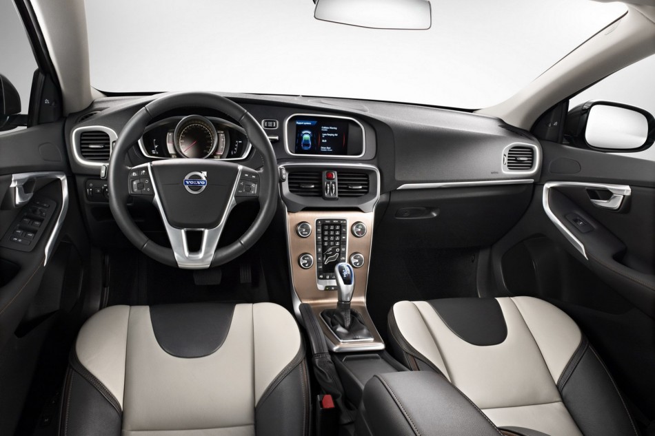 V40 Cross Country-30