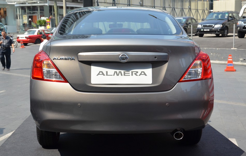 almera 09