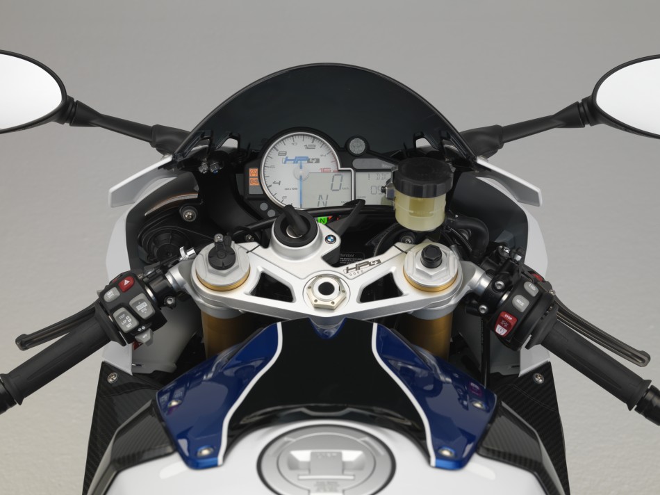 bmw-hp4-s1000-rr-10