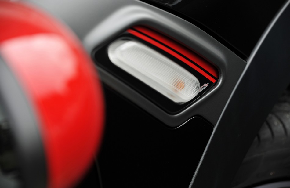 mini-countryman-jcw-144