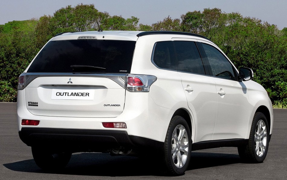 outlander-rear