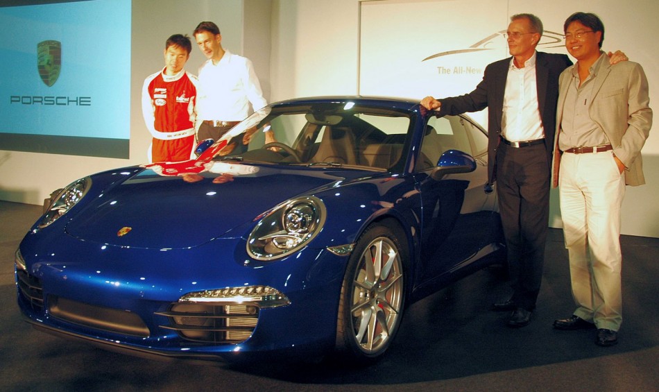 porsche-911-launch