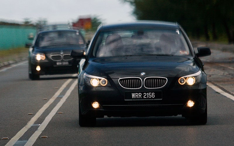 The E60 Bmw 5 Series Facelift Range Test Drive Bmw 523i Se 525i Sports And 530i Paultan Org