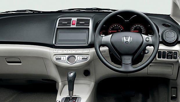 A sporty interior, very similiar to the Honda City and Honda Jazz interior.