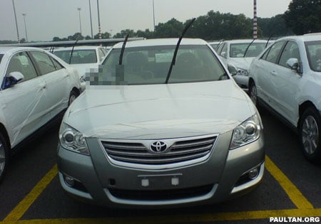 new_camry_spy_2.jpg