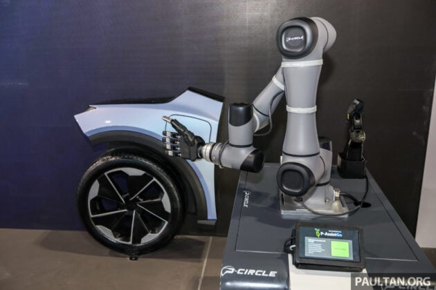 Perodua tunjuk P-AssistGo, P-Rescue, SmartSentry di KLIMS — konsep teknologi untuk kemudahan EV