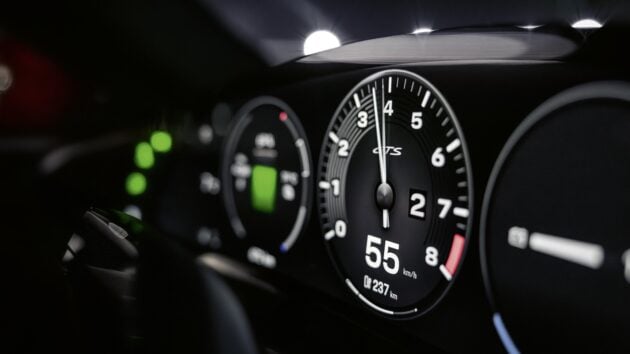 Porsche Taycan terima kemaskini MY2027 – ada gear palsu E-Shift, pilihan Manthey Kit, PCM dipertingkat
