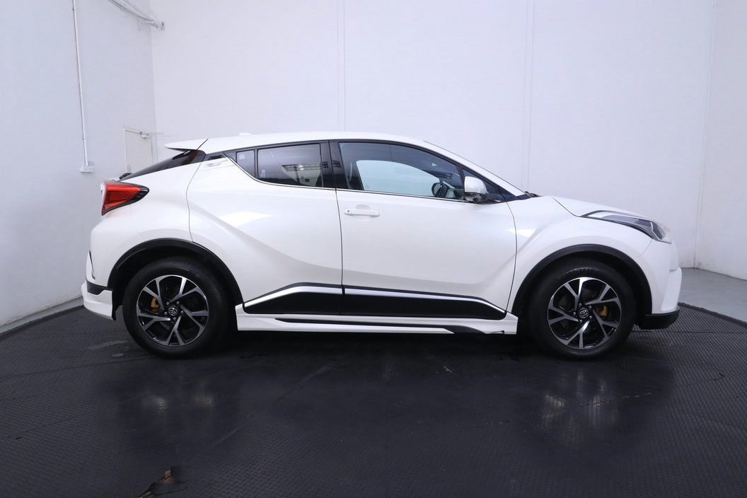 2019 TOYOTA C-HR 1.8 AT — photo 4