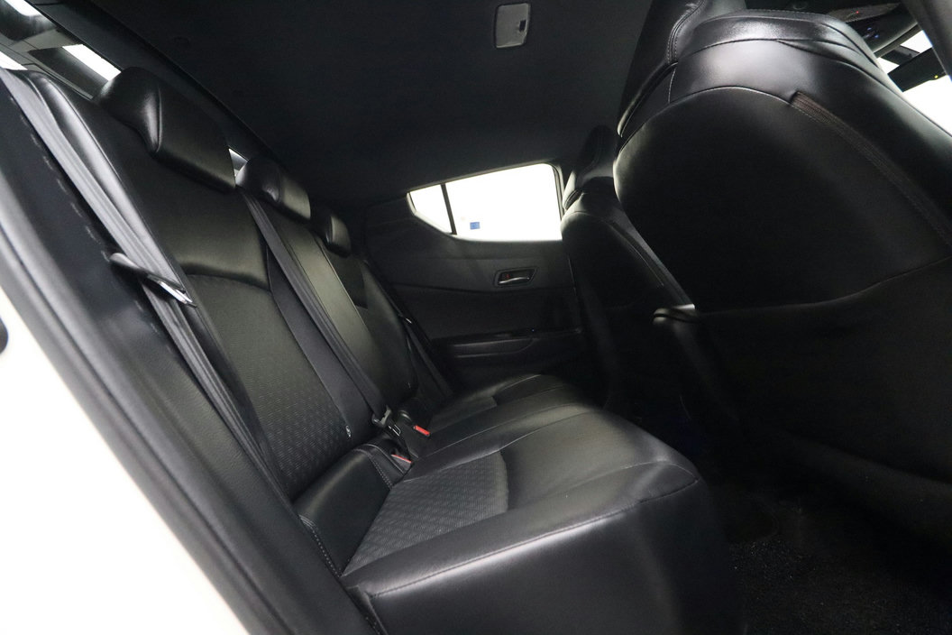 2019 TOYOTA C-HR 1.8 AT — photo 11