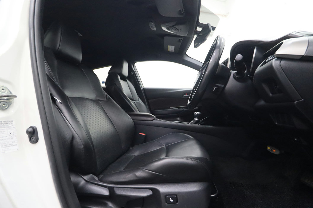 2019 TOYOTA C-HR 1.8 AT — photo 10