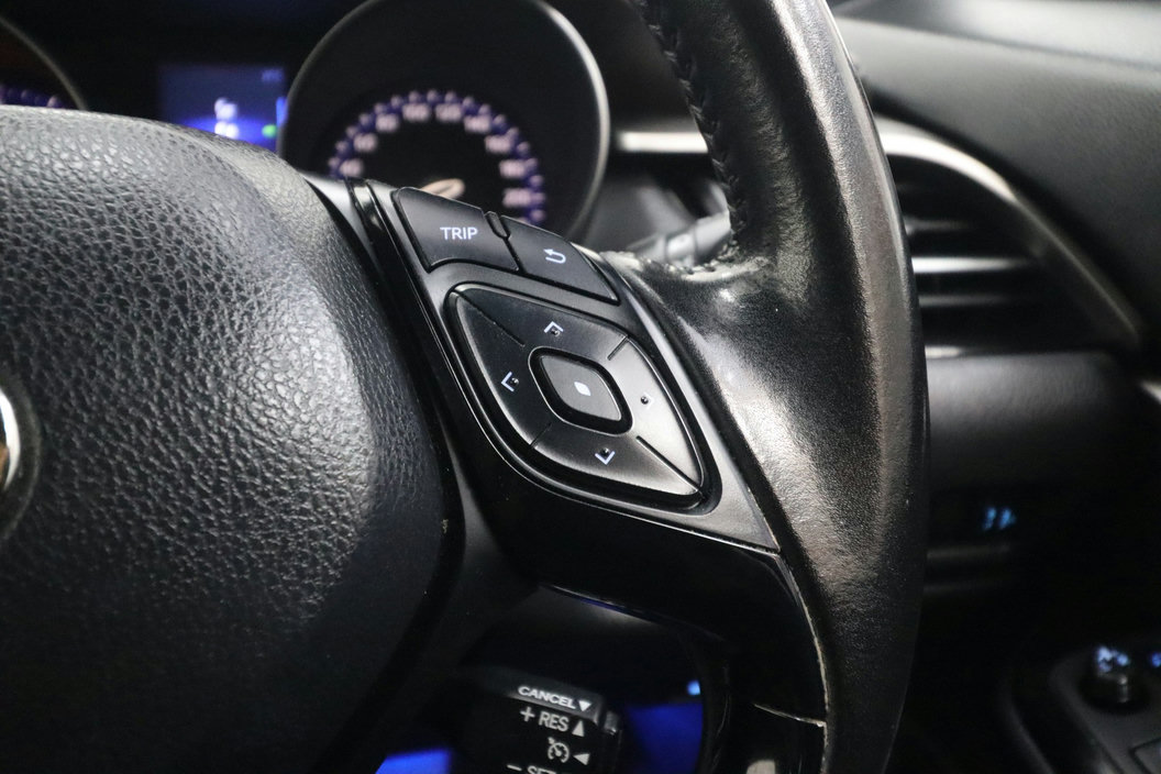 2019 TOYOTA C-HR 1.8 AT — photo 17