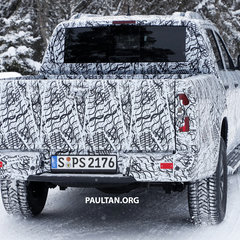 Mercedes-Benz-X-Class-spyshot-12