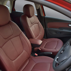 Renault Captur+ Maroon_Combination_Leather_Seats