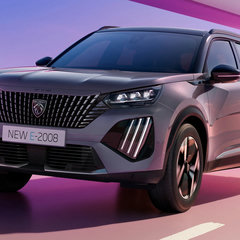 PEUGEOT_E-2008_2305STYP_063