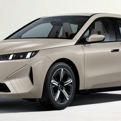 2025 BMW iX facelift debut-xDrive45-1