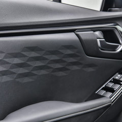 2025-Isuzu-D-Max-EV_UK-8