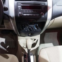 nissan-livina-1