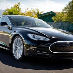 2014-ECOTY-Tesla-Model-S