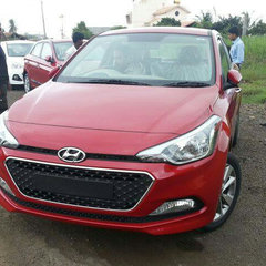 Hyundai i20 spy red 01