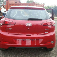 Hyundai i20 spy red 02