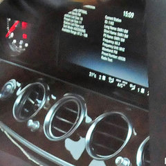 W213-Mercedes-Benz-E-Class-comand