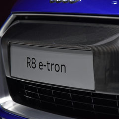 audi-r8-e-tron-live-geneva-2