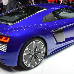 audi-r8-e-tron-live-geneva-4