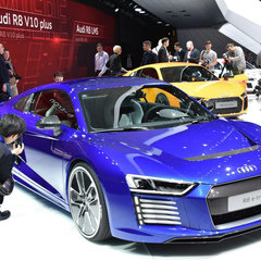 audi-r8-e-tron-live-geneva-5