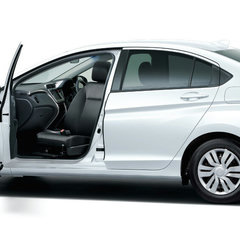 Honda-Grace-LX-10