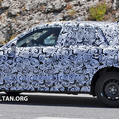 Audi-Q1-4