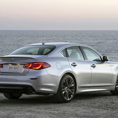 Infiniti Q70 Premium Select Edition 2